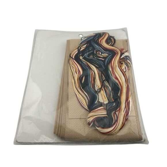 Debbie Mumm Front Door Winter Bow 17" Long Cross Stitch Kit - Picture 3 of 4